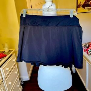 Lululemon Circuit Breaker Skirt Skort Size 8 Black Ruffled, Lined Run Tennis